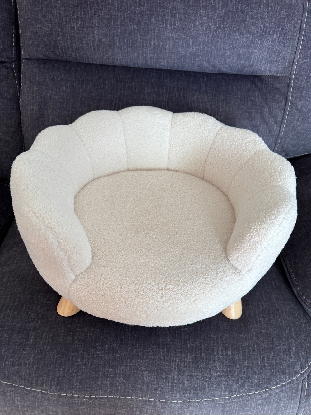Plush Cream Pet Sofa - Brand Unspecified